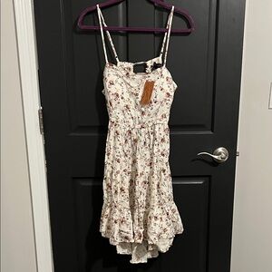 NEW Cream Floral adjustable Strap Dress built in cups! Low back. Size XL